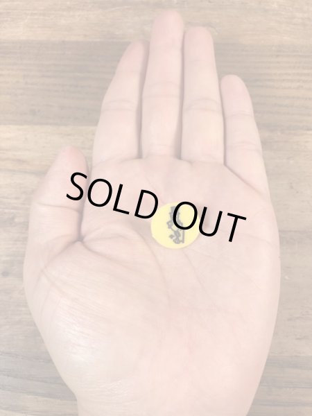 アドバタイジングキャラクターのミスターピーナッツのヴィンテージプラスチックピン