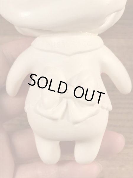 ドゥーボーイの台付きのビンテージソフビ人形