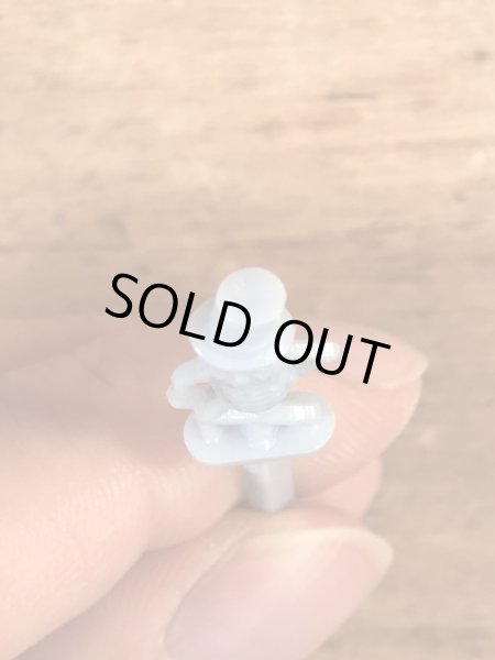 アドバタイジングキャラクターのミスターピーナッツのビンテージフルーツピック