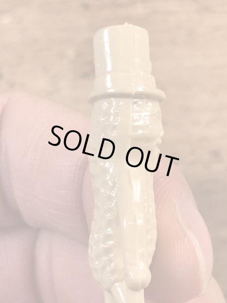 アドバタイジングキャラクターのミスターピーナッツのビンテージミニフィギュア