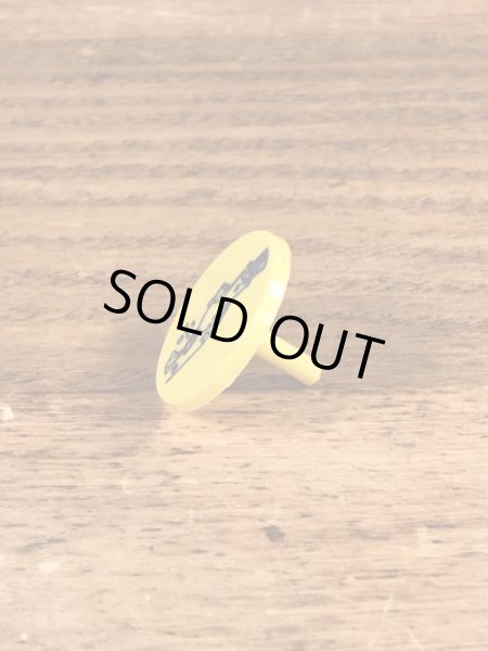 アドバタイジングキャラクターのミスターピーナッツのヴィンテージプラスチックピン