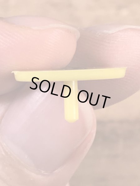 企業キャラクターのミスターピーナッツのビンテージプラスチックピン