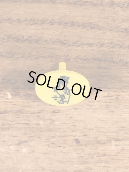 企業キャラクターのミスターピーナッツのビンテージプラスチックピン