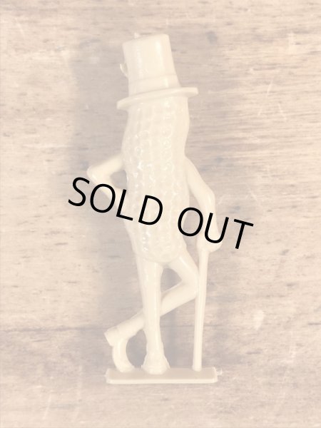 企業キャラクターのミスターピーナッツのヴィンテージミニフィギュア