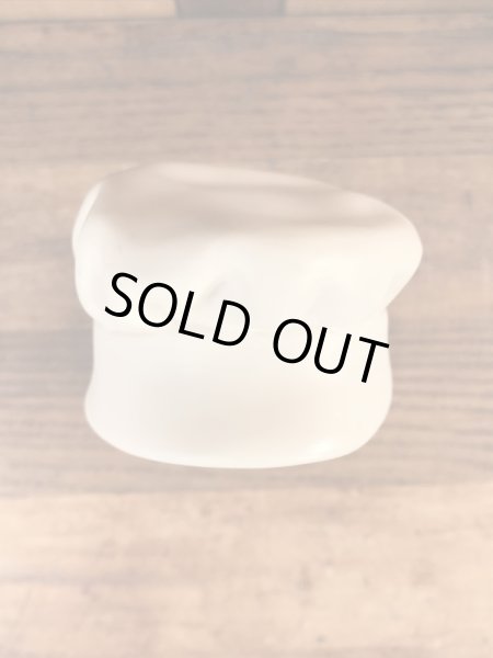 ドゥーボーイの台付きのビンテージソフビ人形