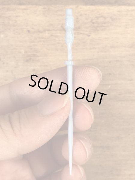 企業キャラクターのミスターピーナッツのヴィンテージカクテルスティック