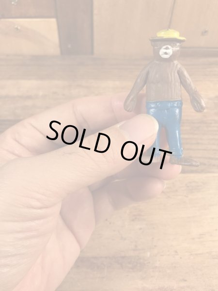 スモーキーベアのPVC製のヴィンテージベンダブルフィギュア