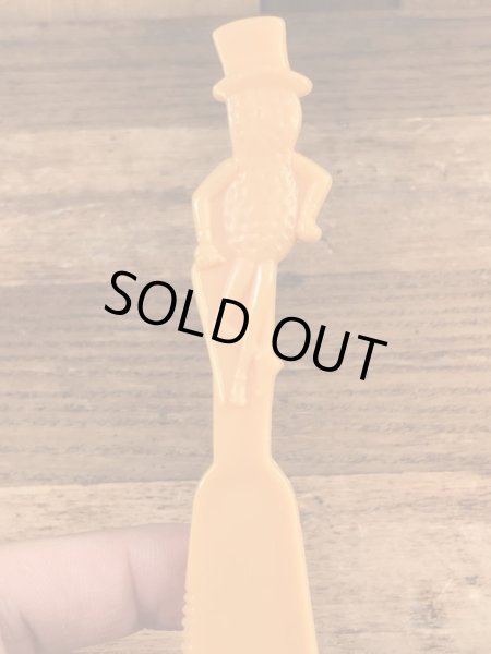 アドバタイジングキャラクターのミスターピーナッツのビンテージバターナイフ