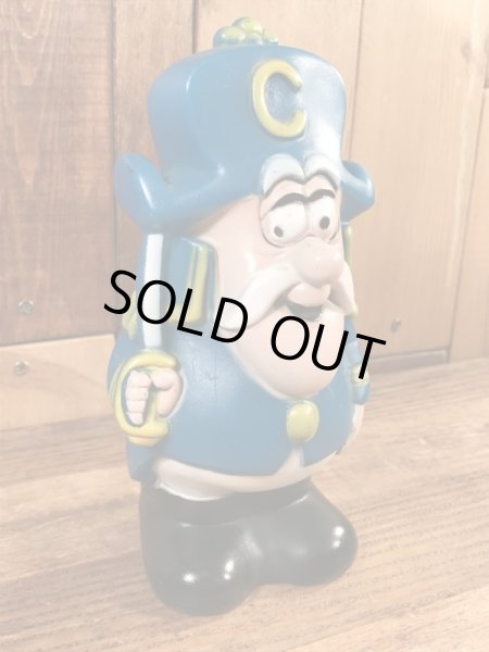 企業キャラクターのキャプテンクランチの貯金箱フィギュア