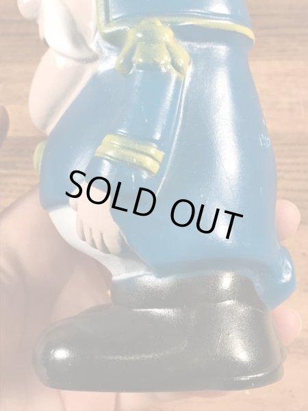 アドバタイジングキャラクターのキャプテンクランチのコインバンクドール