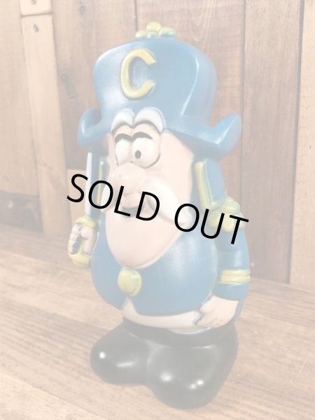 アドバタイジングキャラクターのキャプテンクランチのコインバンクドール