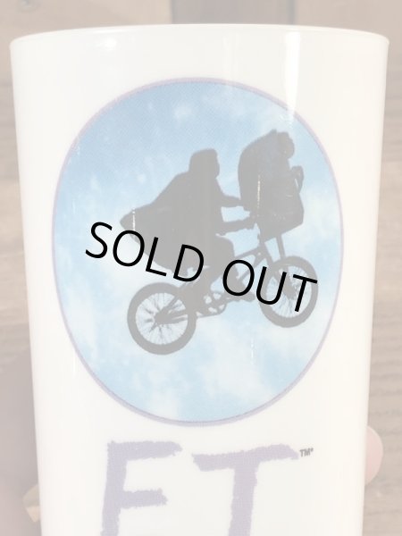 イーティーのプラスチック製のビンテージプラカップ