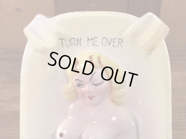 ピンナップガールの陶器製のビンテージ灰皿