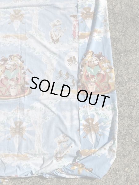 イーティーのツインサイズのビンテージボックスシーツ