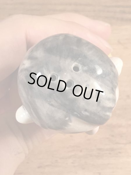 酔っ払いの四つ目のビンテージ塩コショウ入れ