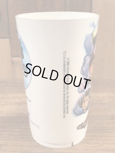 イーティーのプラスチック製のビンテージプラカップ