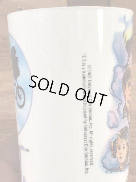 イーティーのプラスチック製のビンテージプラカップ