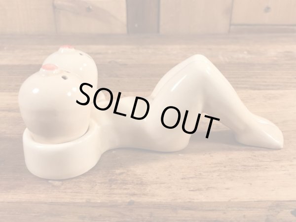 おっぱいの陶器製のビンテージソルト＆ペッパー