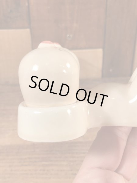 おっぱいが容器になっているヌードのヴィンテージ塩コショウ入れ