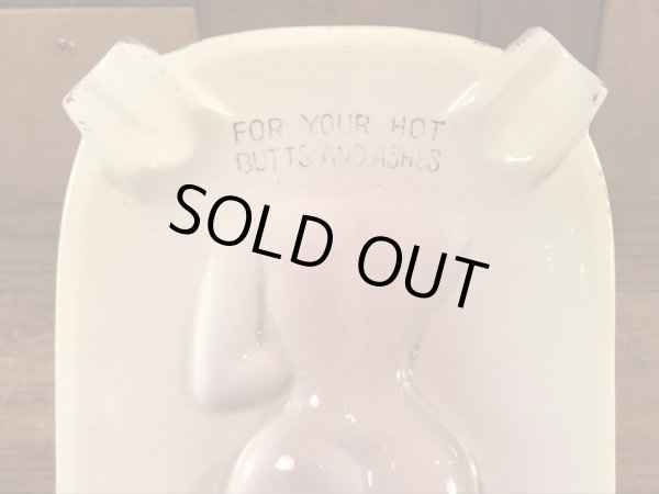 ピンナップガールの陶器製のビンテージ灰皿