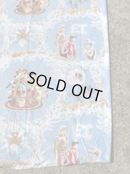 イーティーのツインサイズのビンテージボックスシーツ