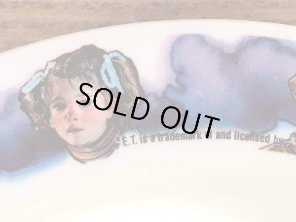 イーティーのプラスチック製のビンテージプレート