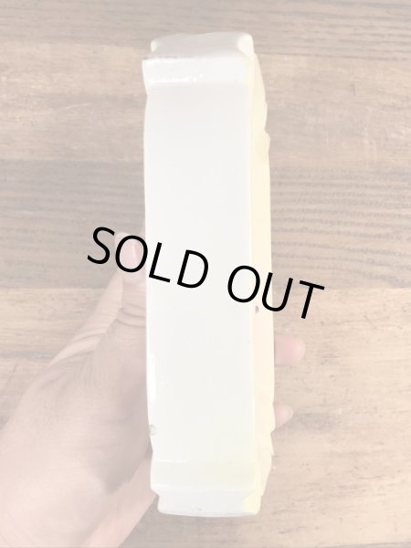 ピンナップガールの陶器製のビンテージ灰皿