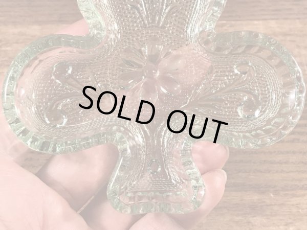 トランプのクローバーの形のヴィンテージアシュトレイ