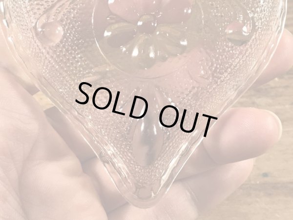 トランプのハートの形のヴィンテージアシュトレイ