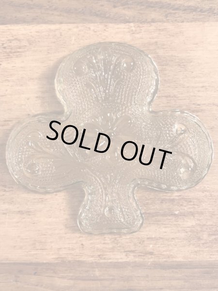 トランプのクローバーの形のヴィンテージアシュトレイ