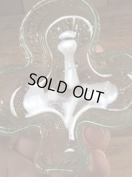 クローバーのガラス製のビンテージ灰皿