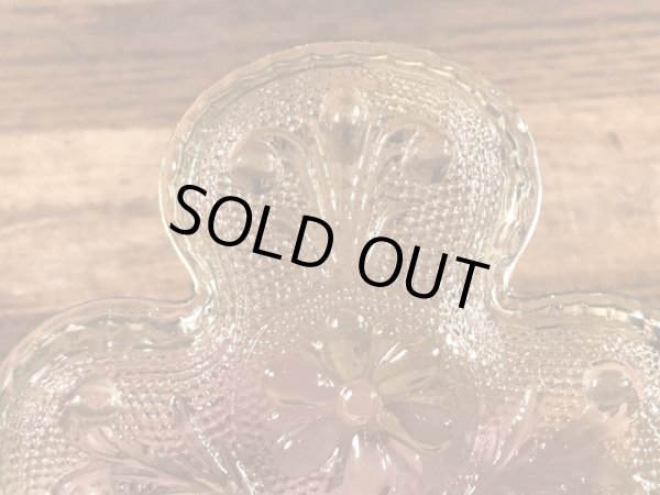 クローバーのガラス製のビンテージ灰皿