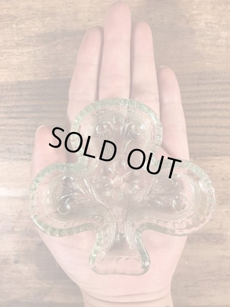 トランプのクローバーの形のヴィンテージアシュトレイ