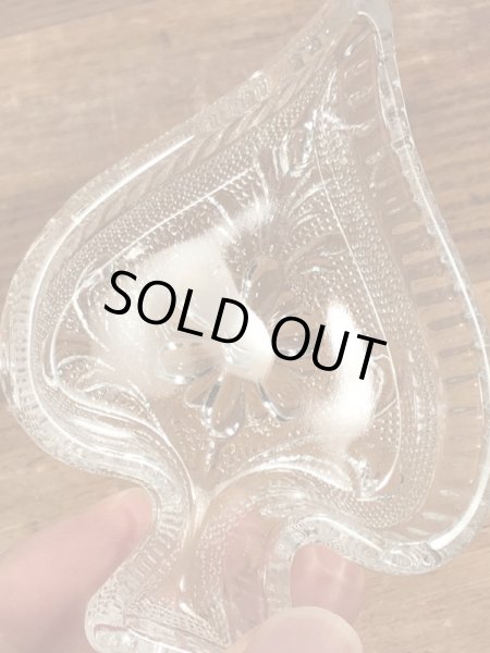 スペードの形のガラス製のビンテージ灰皿