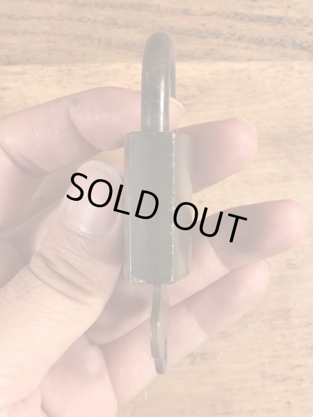 ミリタリー物の真鍮製のビンテージ南京錠