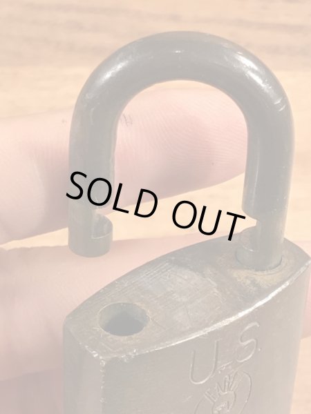 ミリタリー物の真鍮製のビンテージ南京錠