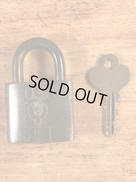 ミリタリー物の真鍮製のビンテージ南京錠