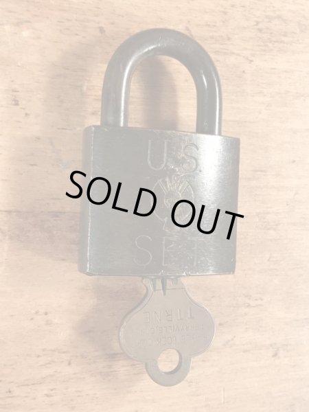 ミリタリー物の真鍮製のビンテージ南京錠