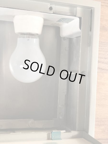 イグジットのファイバーグラスのヴィンテージ電飾看板