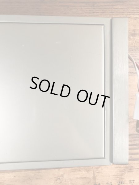 Exitのファイバーグラスのビンテージライトアップサイン