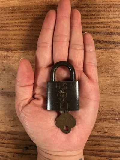 画像2: Eagle Lock “U.S. Set” Military Brass Padlock Key　ミリタリー　ビンテージ　パドロック　南京錠　〜60年代