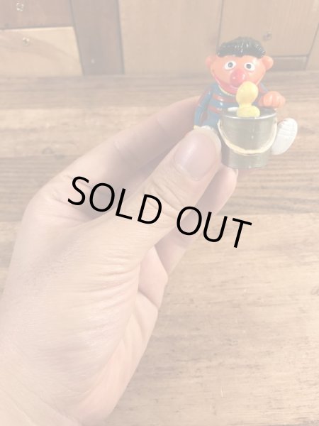 セサミストリートのアーニーのヴィンテージPVCフィギュア