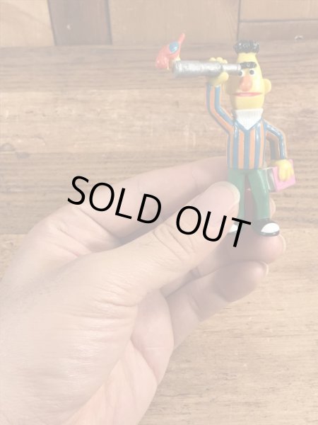 セサミストリートのバートのヴィンテージPVCフィギュア