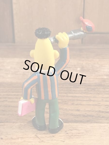 セサミストリートのバートのヴィンテージPVCフィギュア