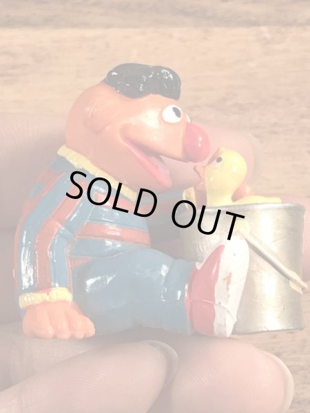 セサミストリートのアーニーのヴィンテージPVCフィギュア