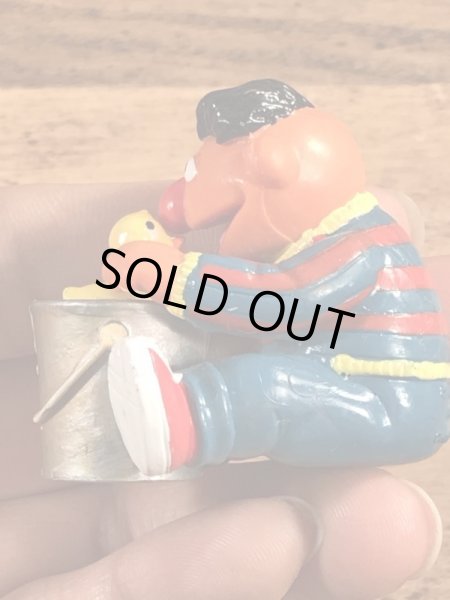 セサミストリートのアーニーのヴィンテージPVCフィギュア