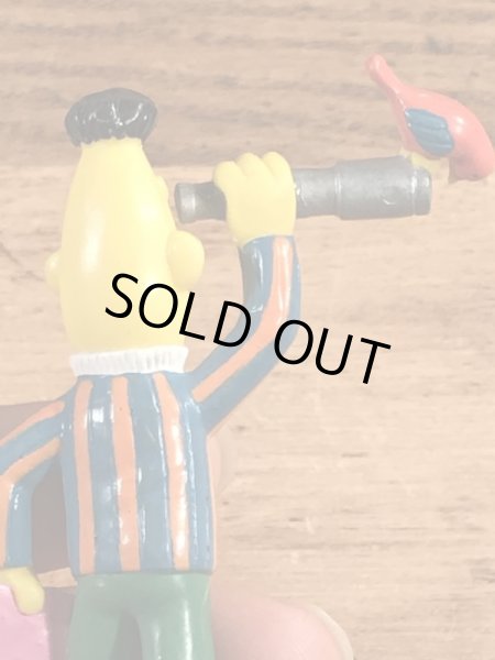 セサミストリートのバートのビンテージPVC製フィギュア