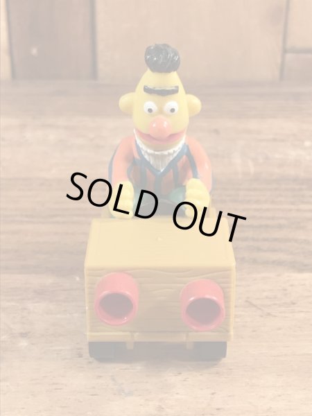 セサミストリートのバートのヴィンテージPVCフィギュア