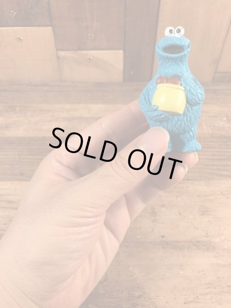セサミストリートのクッキーモンスターのビンテージPVC製フィギュア