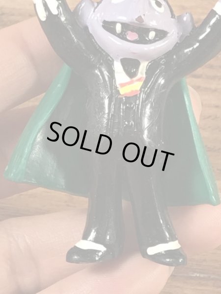 セサミストリートのカウント伯爵のヴィンテージPVCフィギュア